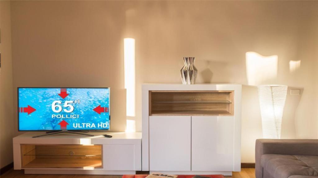 Arcave Luxury Apartment ซีร์มิโอเน ภายนอก รูปภาพ
